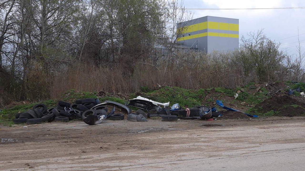 Снимка на незаконно сметище в Видин - ж.к. Панония, Видин, 3700, България