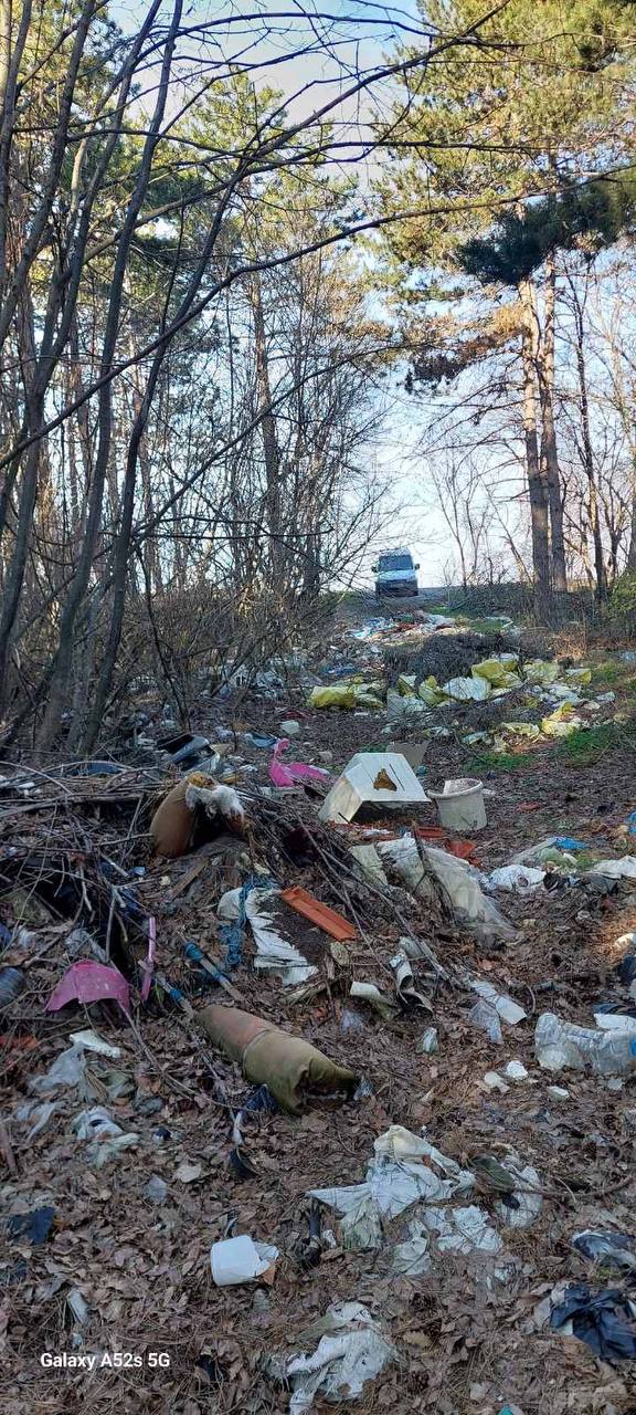 Снимка на незаконно сметище в Варна - 902, Климентово, Аксаково, Варна, България