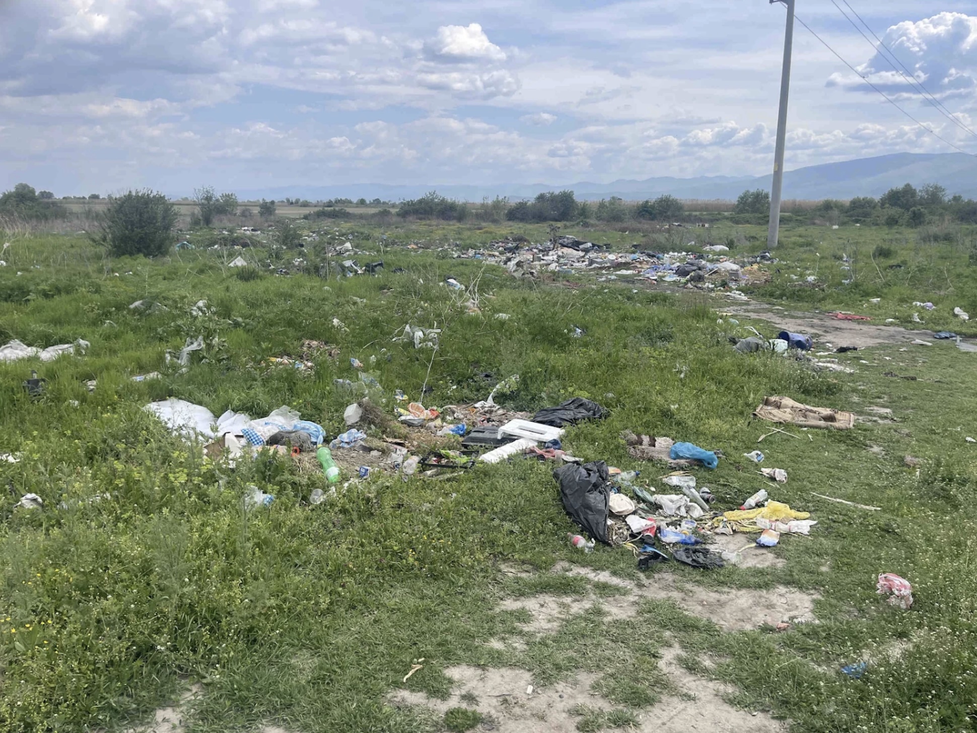 Снимка на незаконно сметище в Пазарджик - 4490, Злокучене, Септември, Пазарджик