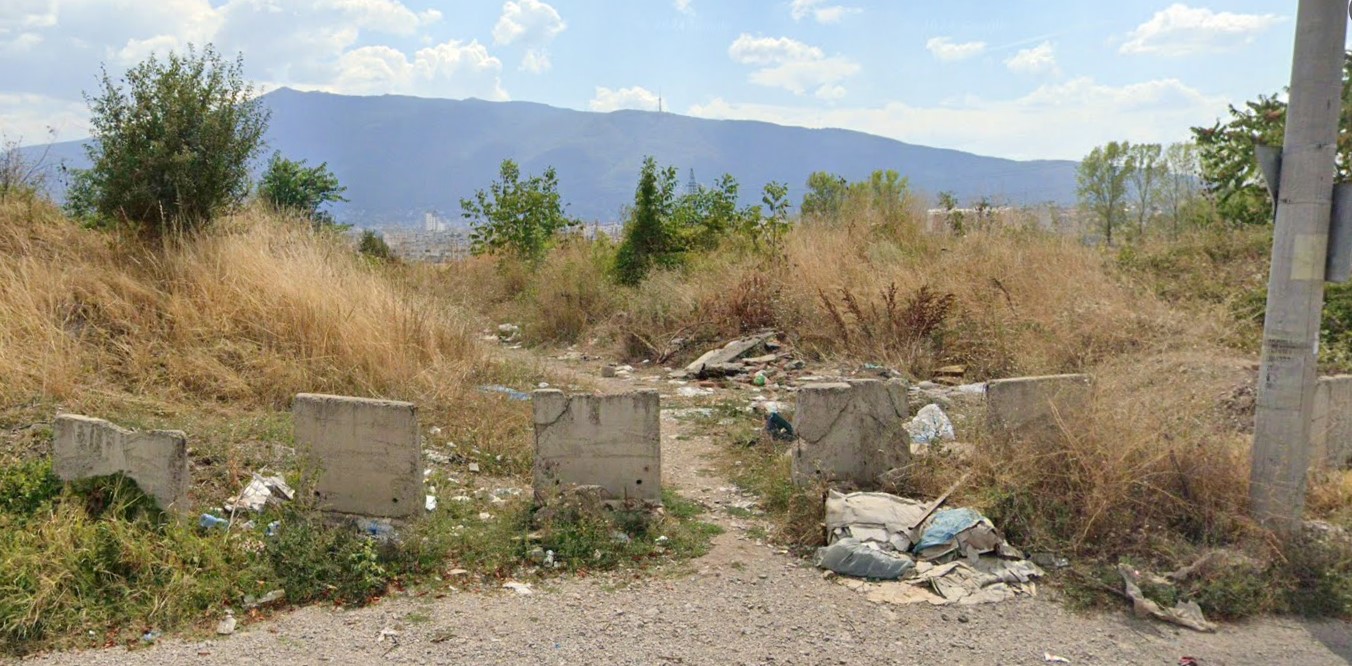 Снимка на незаконно сметище в София-град - 1632, 746, кв. Факултета, София, Красна поляна, Столична, София-град