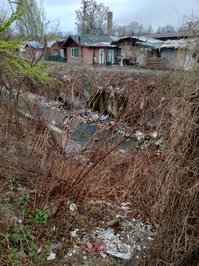 Снимка на незаконно сметище в София-град - 1345, Суходол, кв. Модерно предградие, София, Връбница, Столична, София-град