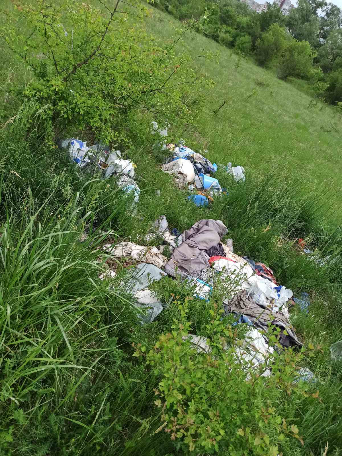 Снимка на незаконно сметище в София-град - 1700, бул. Свети Климент Охридски, ж.к. Студентски град, София, Студентски, Столична, София-град