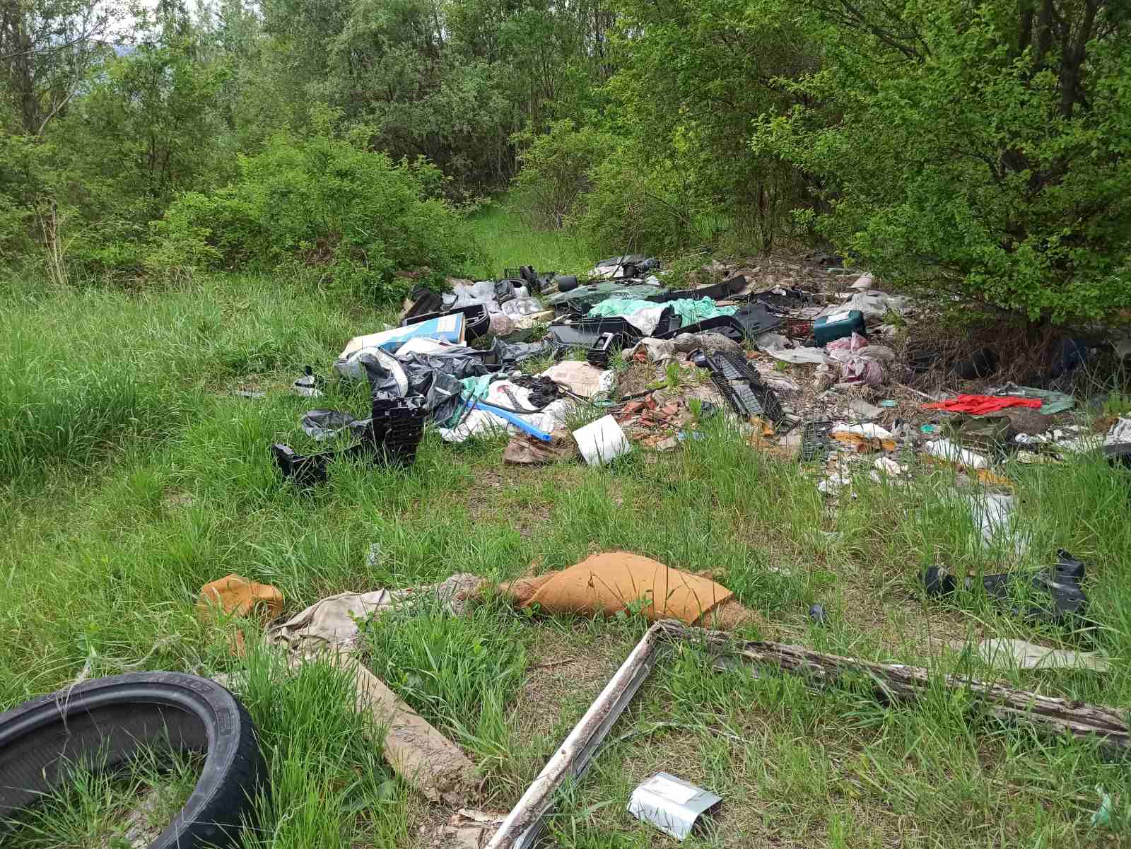 Снимка на незаконно сметище в София-град - 1756, бул. Свети Климент Охридски, кв. Малинова долина, София, Студентски, Столична, София-град