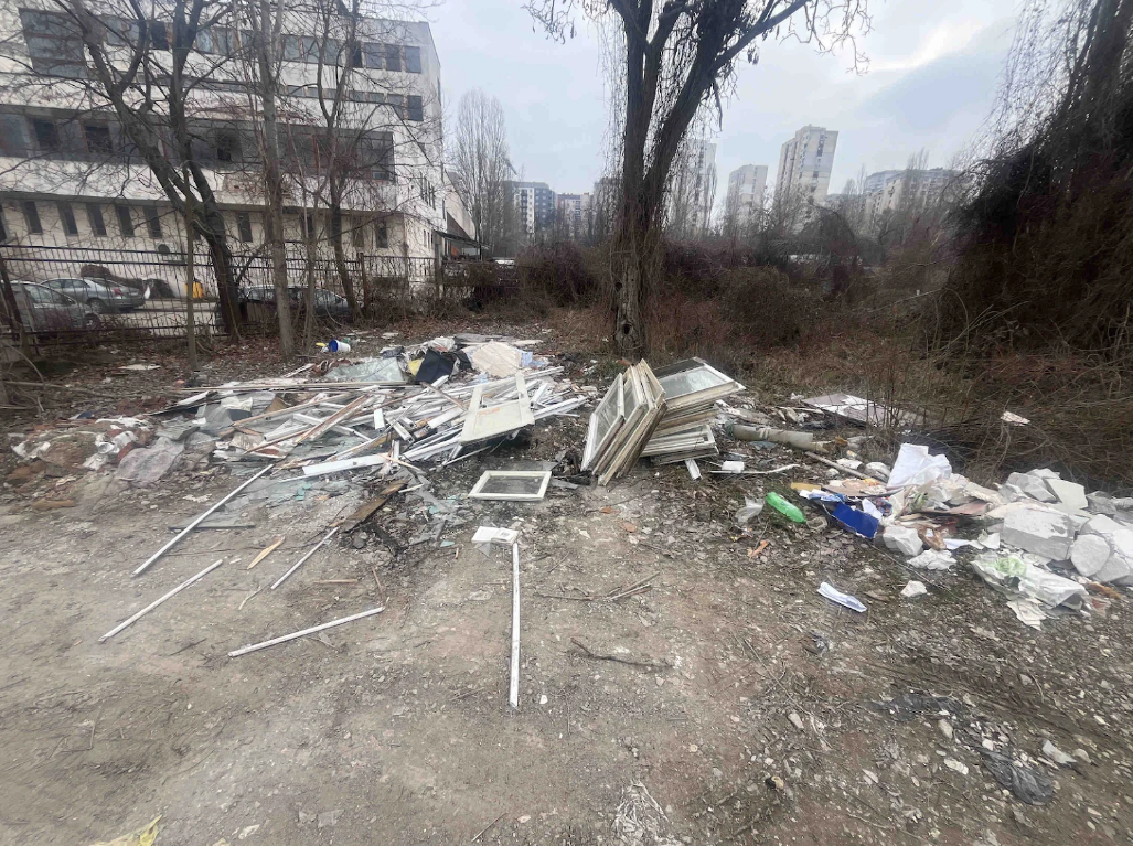 Снимка на незаконно сметище в София-град - 1330, Костенец, НПЗ Средец, София, Красно село, Столична, София-град
