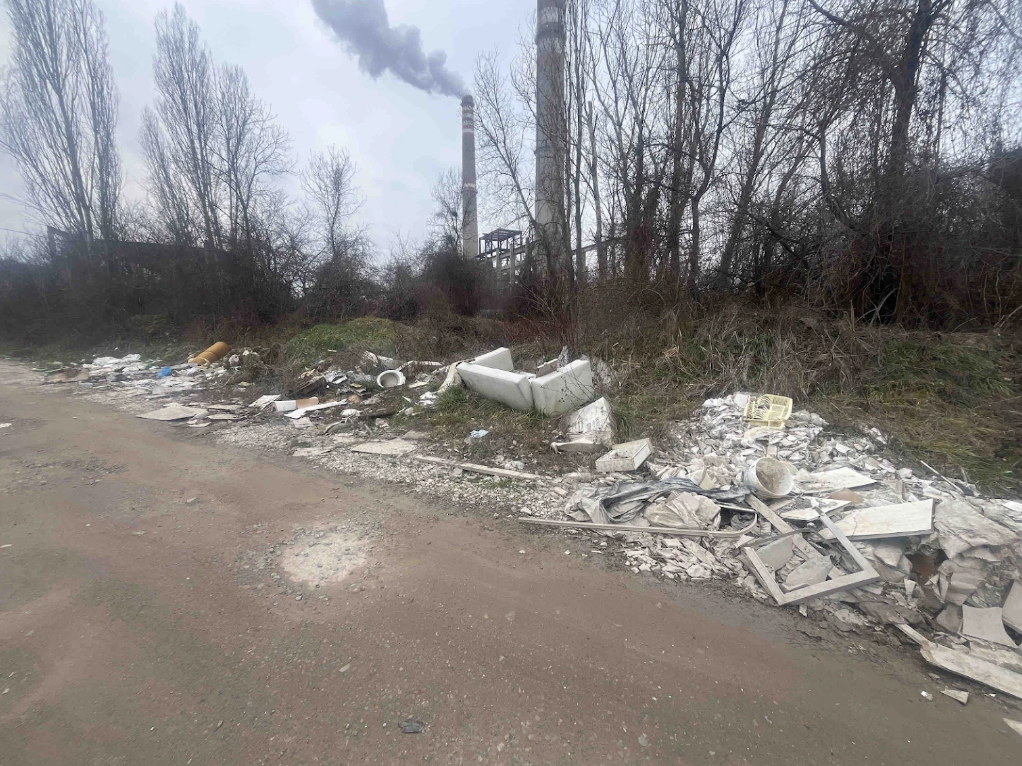 Снимка на незаконно сметище в София-град - 1612, Костенец, НПЗ Средец, София, Красно село, Столична, София-град