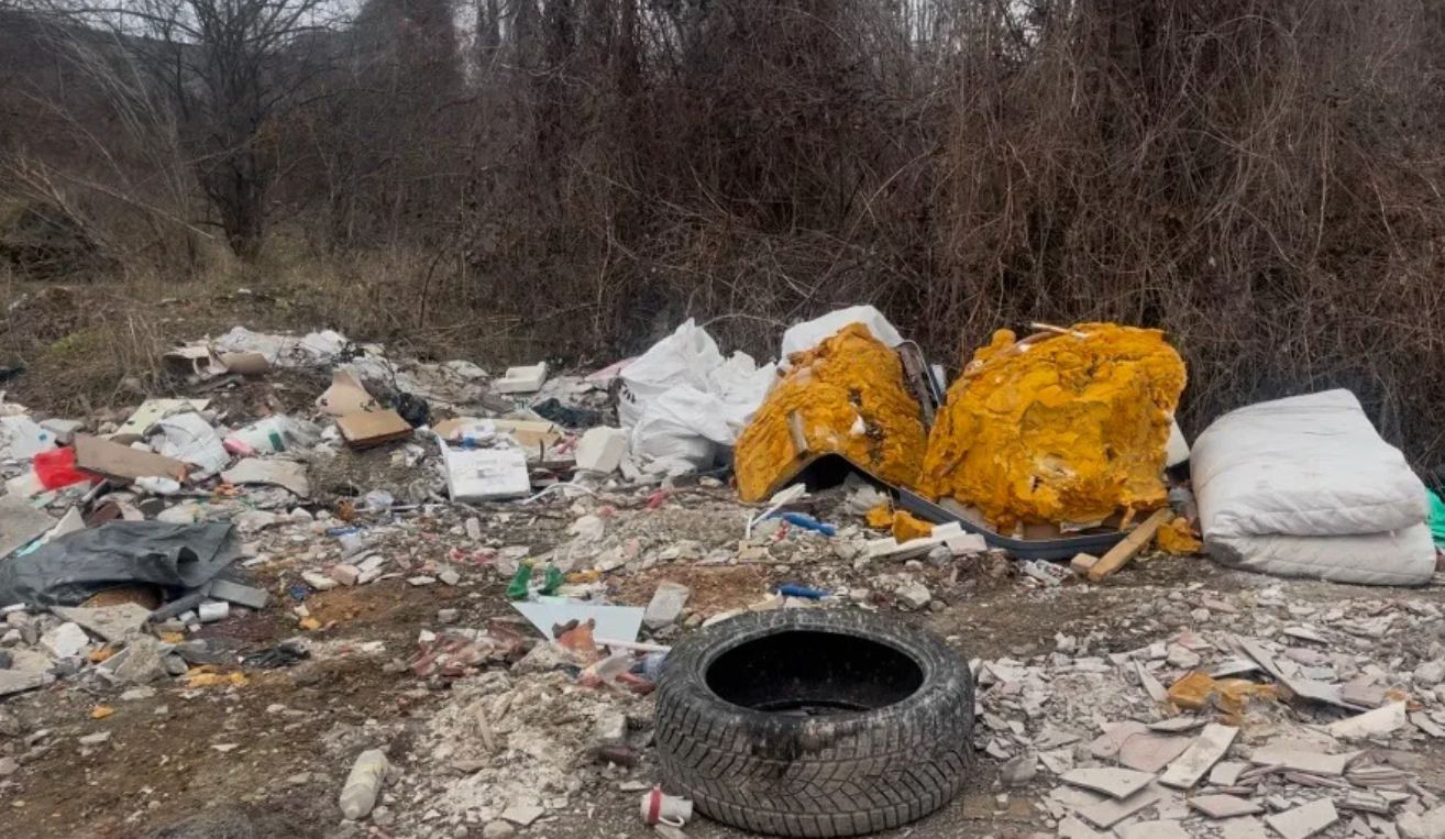 Снимка на незаконно сметище в София-град - 1612, Костенец, НПЗ Средец, София, Красно село, Столична, София-град