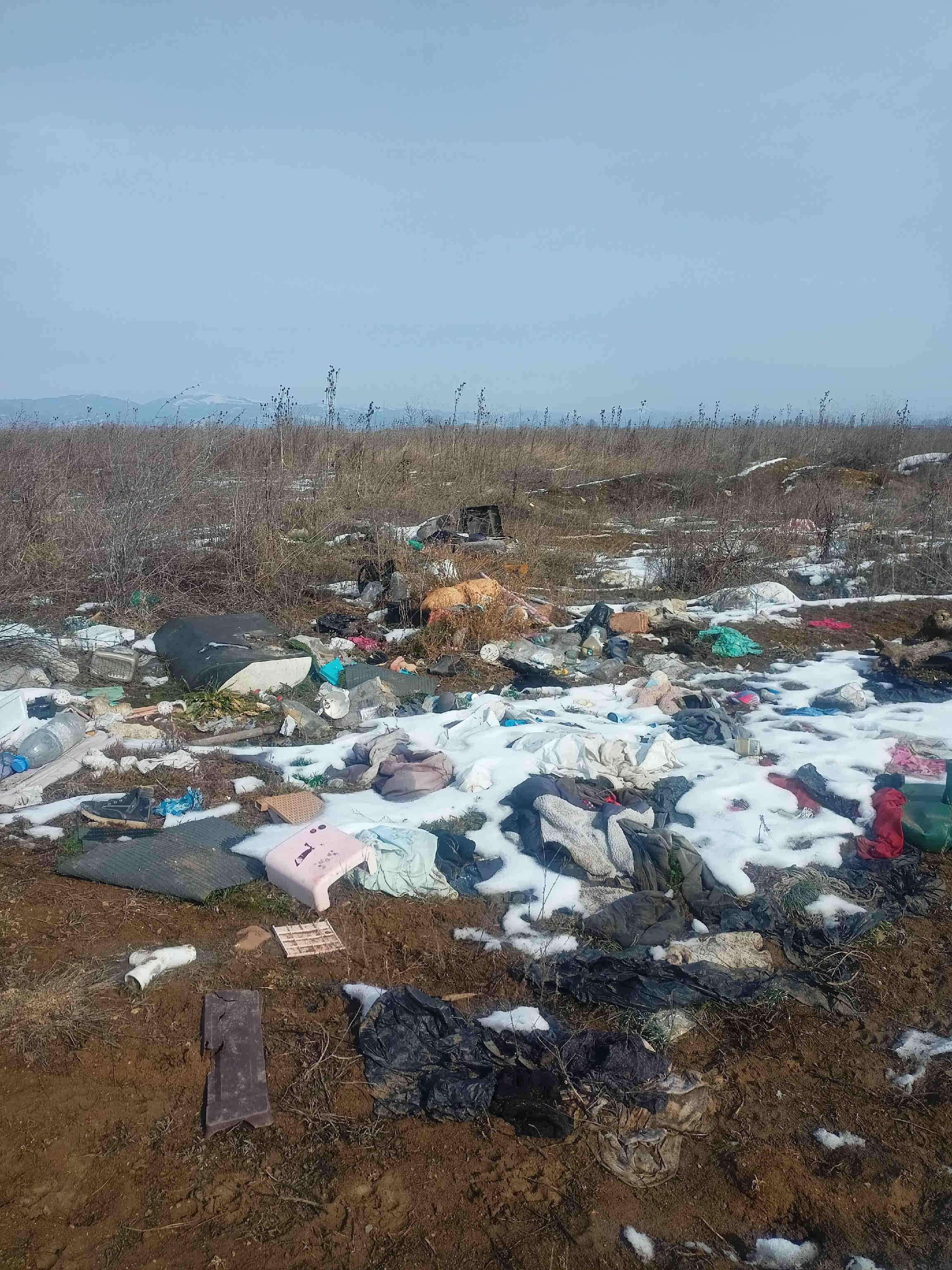 Снимка на незаконно сметище в София-град - 1520, кв. Димитър Миленков, Бусманци, Искър, Столична, София-град