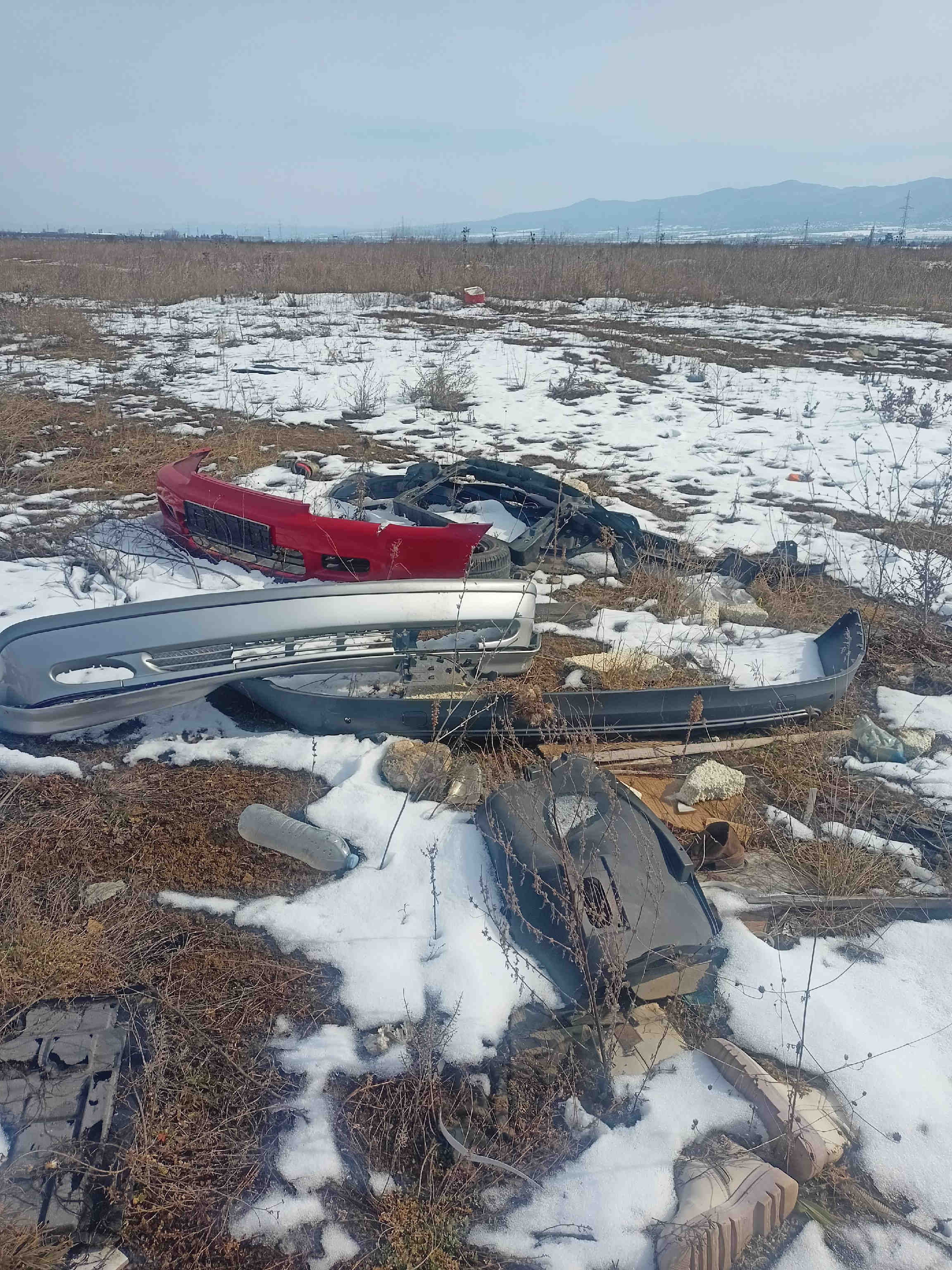 Снимка на незаконно сметище в София-град - 1520, кв. Димитър Миленков, Бусманци, Искър, Столична, София-град