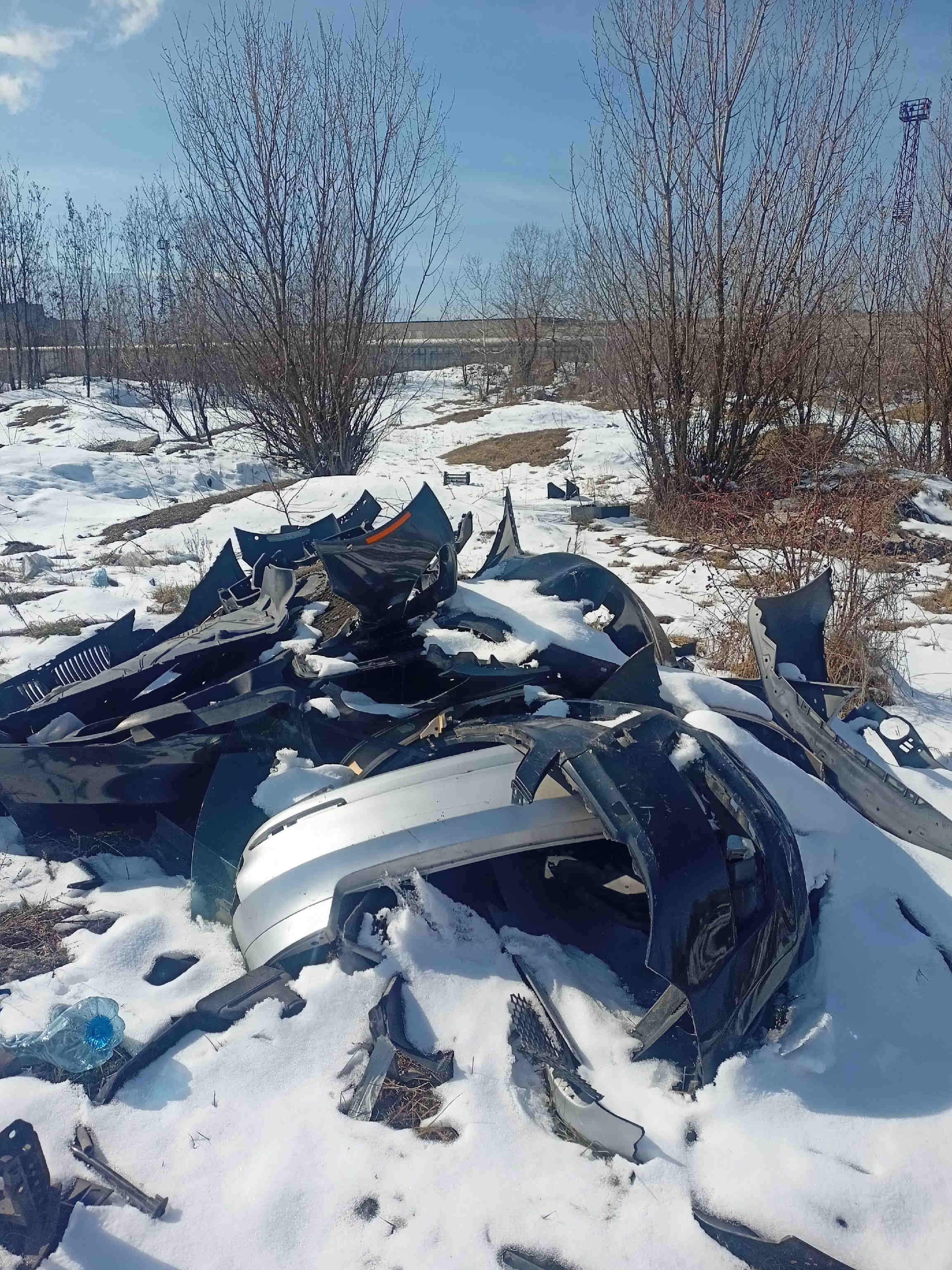 Снимка на незаконно сметище в София-град - 1528, Св. Боян Енравота, кв. Димитър Миленков, Бусманци, Искър, Столична, София-град