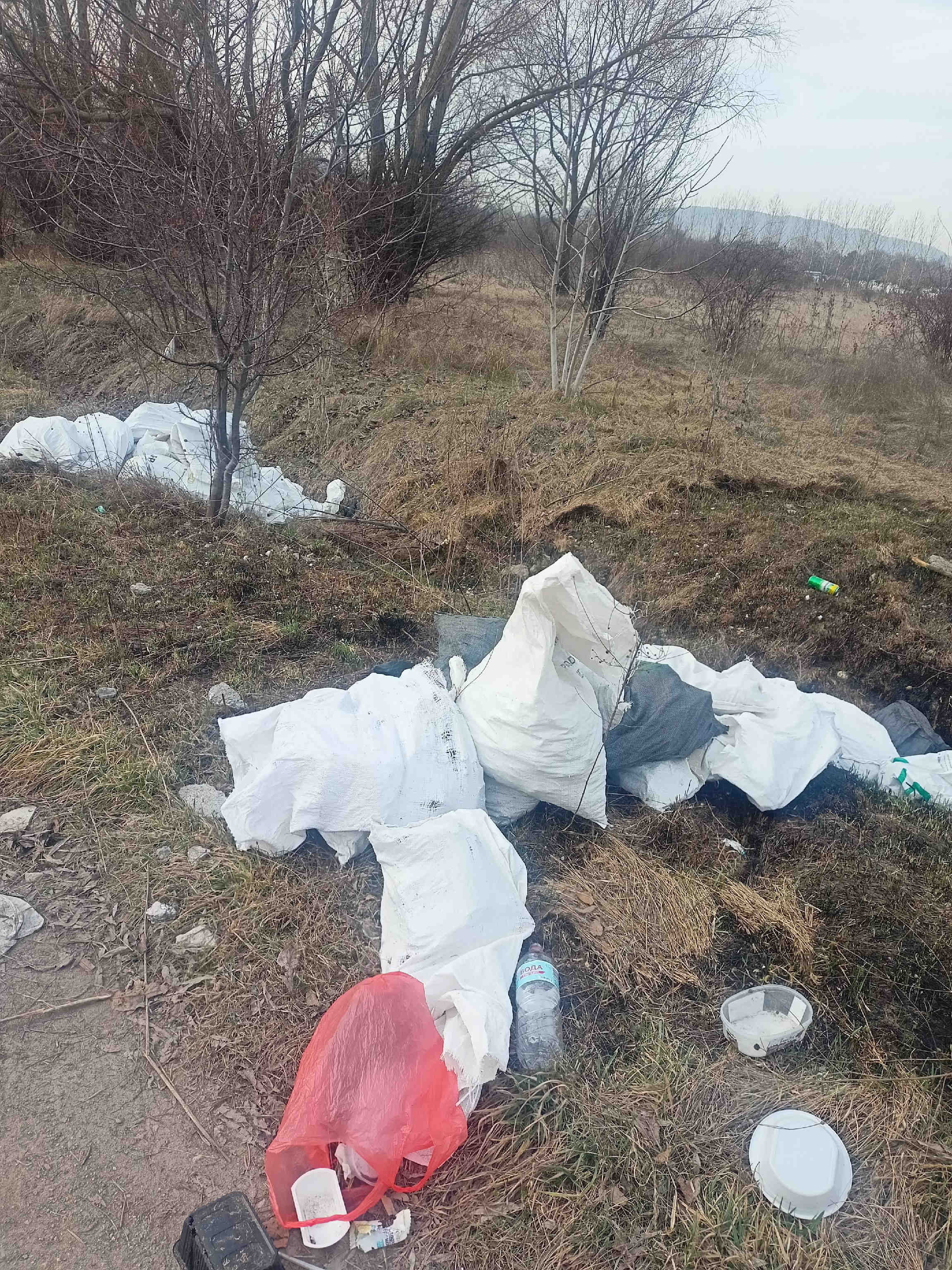 Снимка на незаконно сметище в София-град - 1326, ж.к. Връбница 1, София, Връбница, Столична, София-град