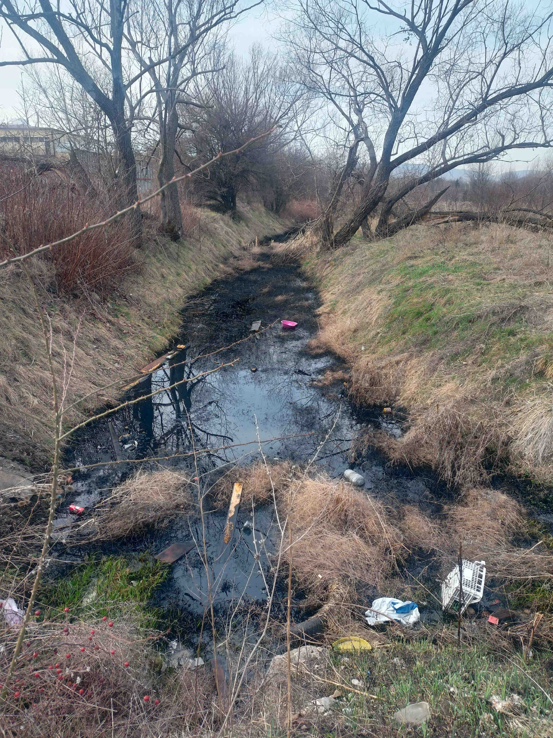 Снимка на незаконно сметище в София-град - 1326, ж.к. Връбница 1, София, Връбница, Столична, София-град