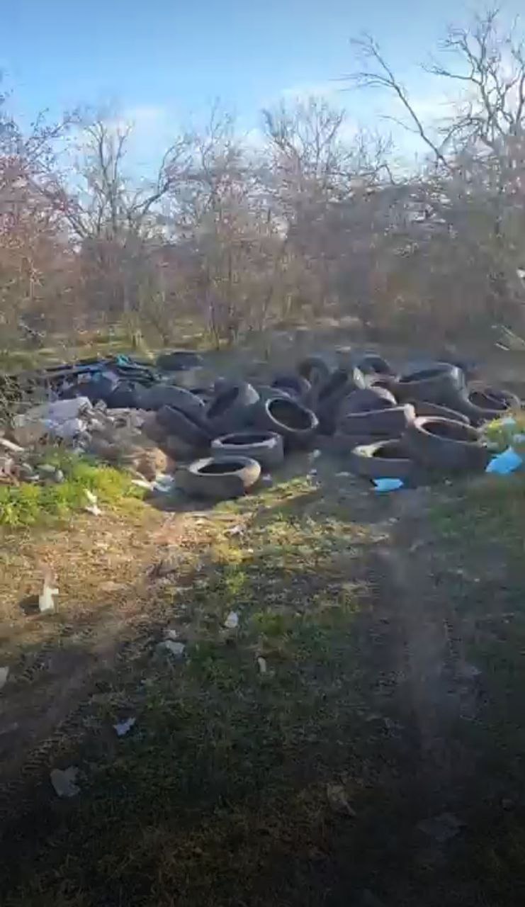 Снимка на незаконно сметище в Варна - Автомагистрала Хемус, кв. Кайсиева градина, Варна, Владислав Варненчик, Варна, 9023, България